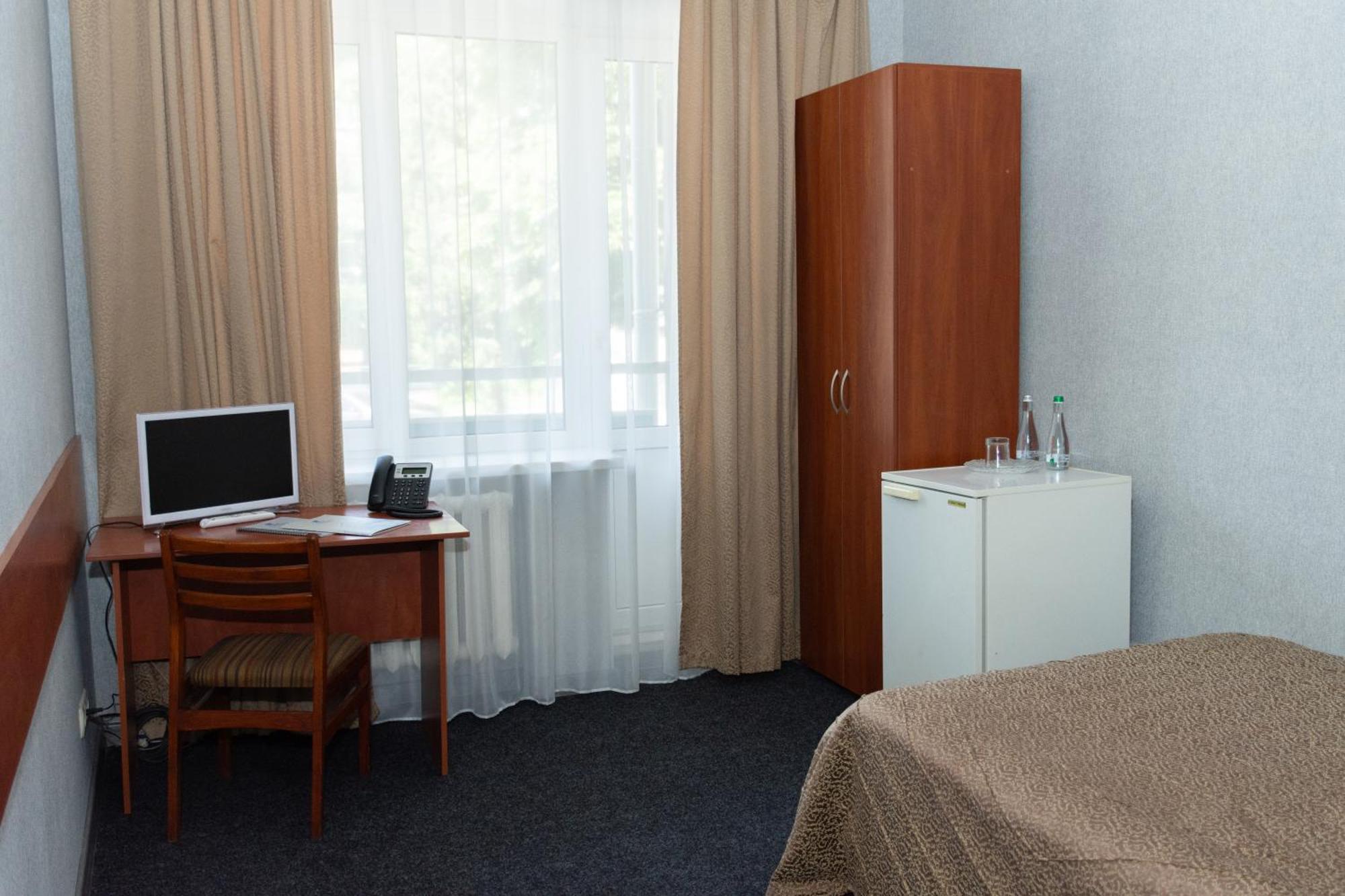 Kremin Hotel Krementjuk Exteriör bild