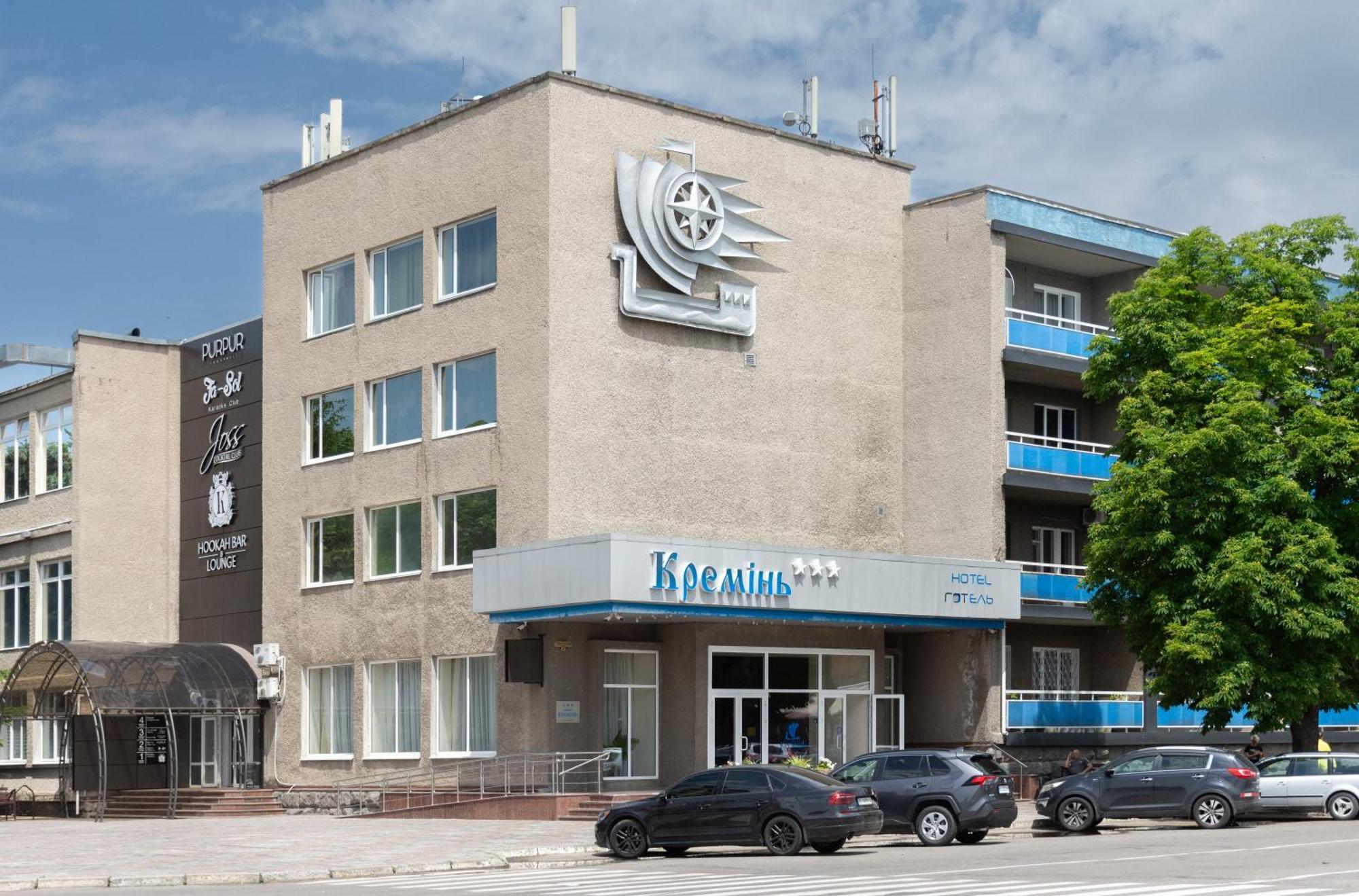 Kremin Hotel Krementjuk Exteriör bild