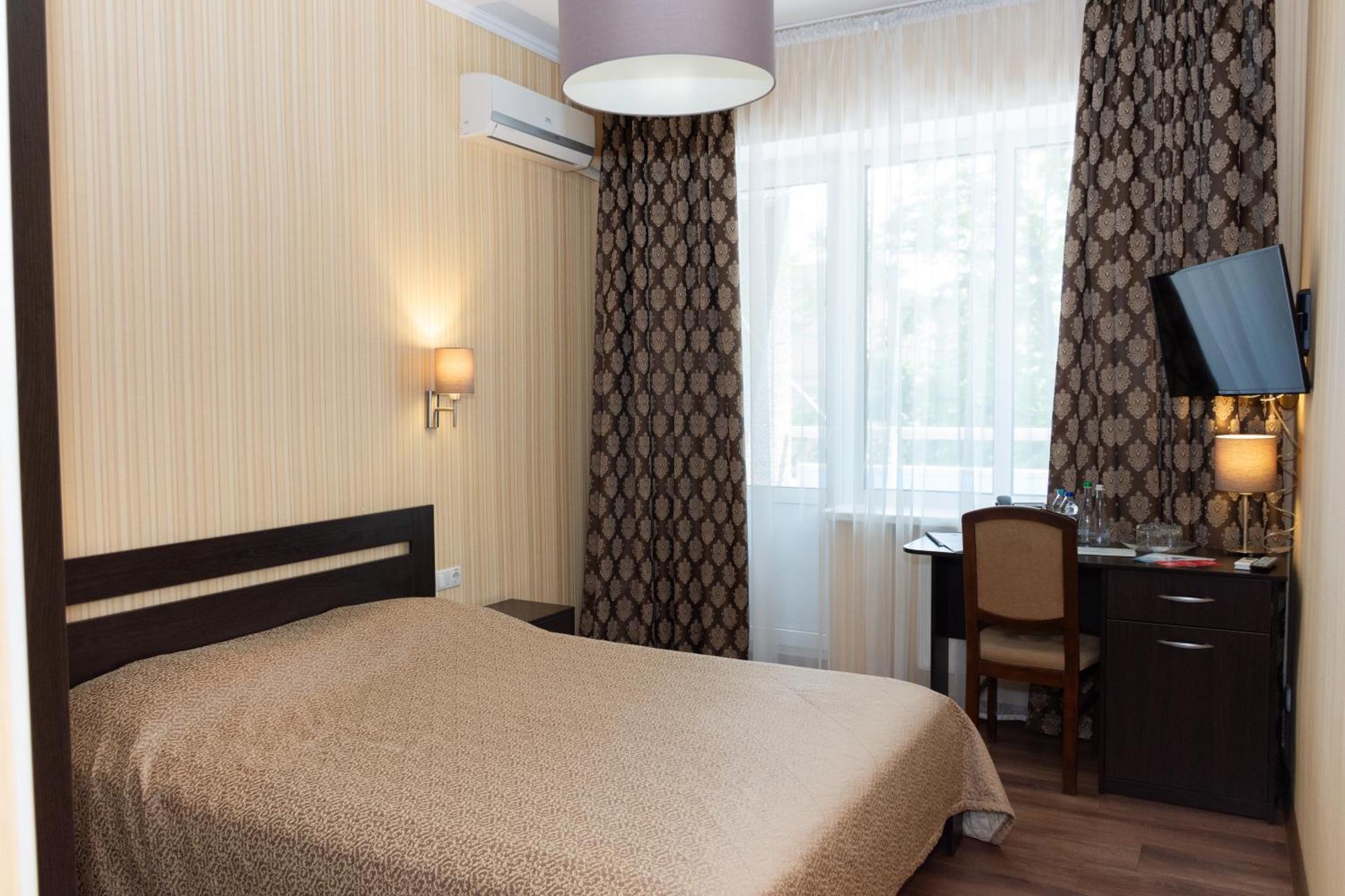 Kremin Hotel Krementjuk Exteriör bild