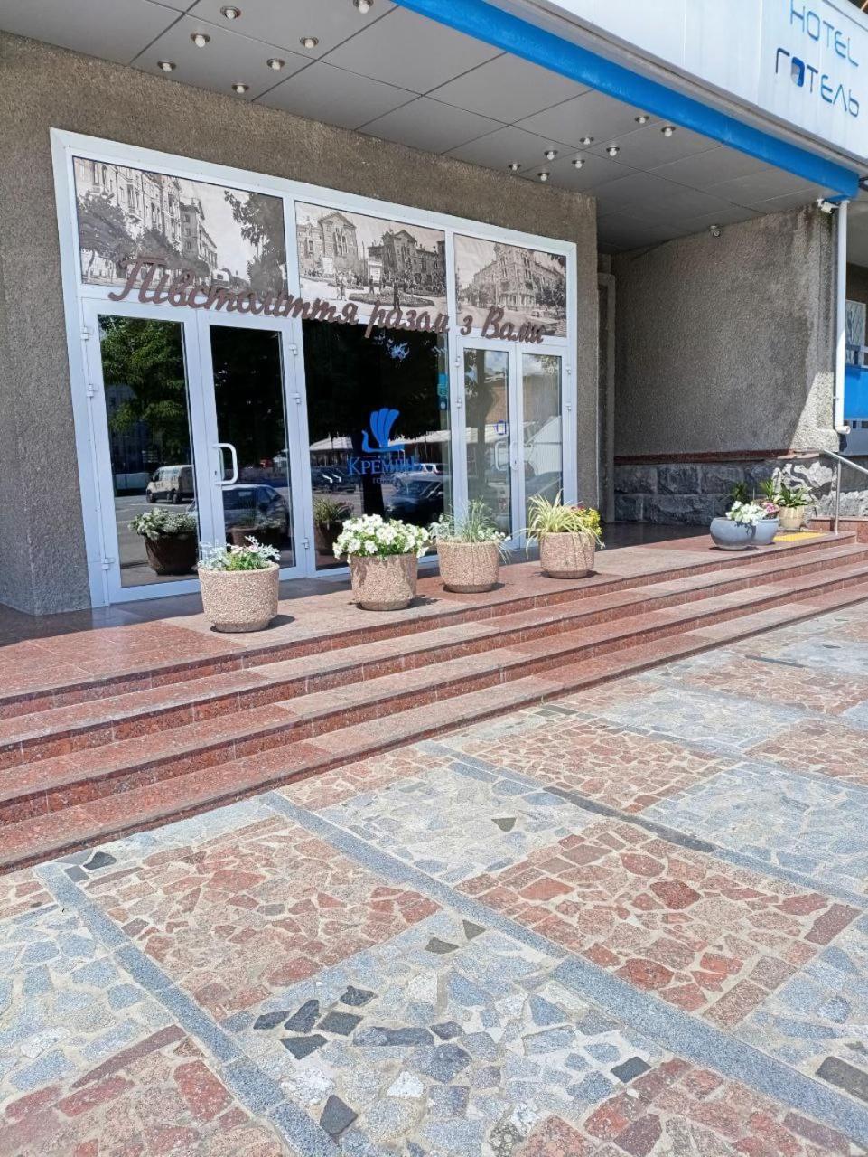 Kremin Hotel Krementjuk Exteriör bild